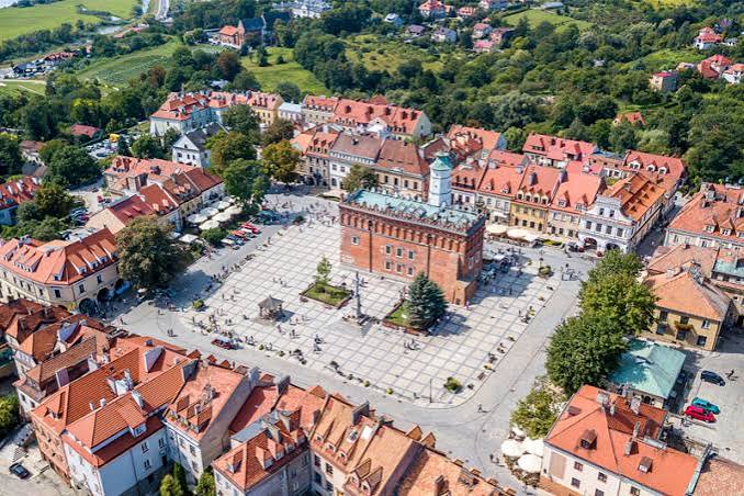 SANDOMIERZ BEZ POŚPIECHU