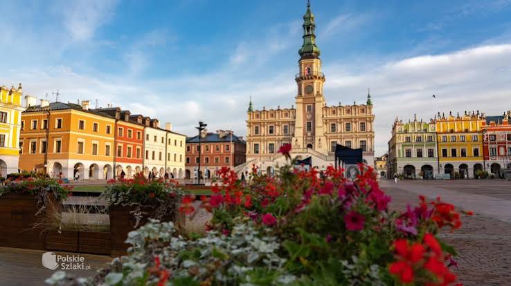 ZAMOŚĆ + SZCZEBRZESZYN - TAM GDZIE CHRZĄSZCZ...  /NOWOŚĆ/
